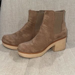 Taupe heeled booties